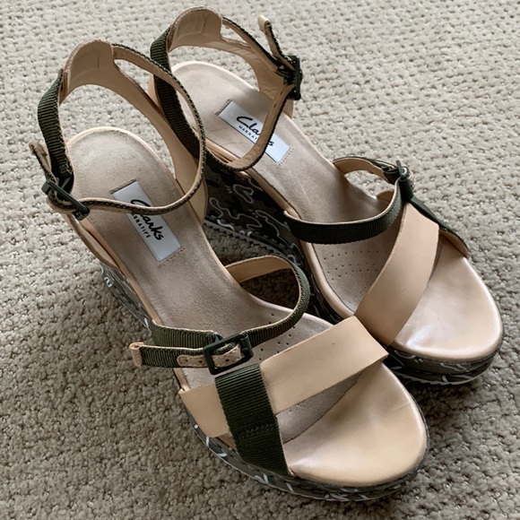 Like new Clark’s wedges. Only worn once - Picture 2 of 3